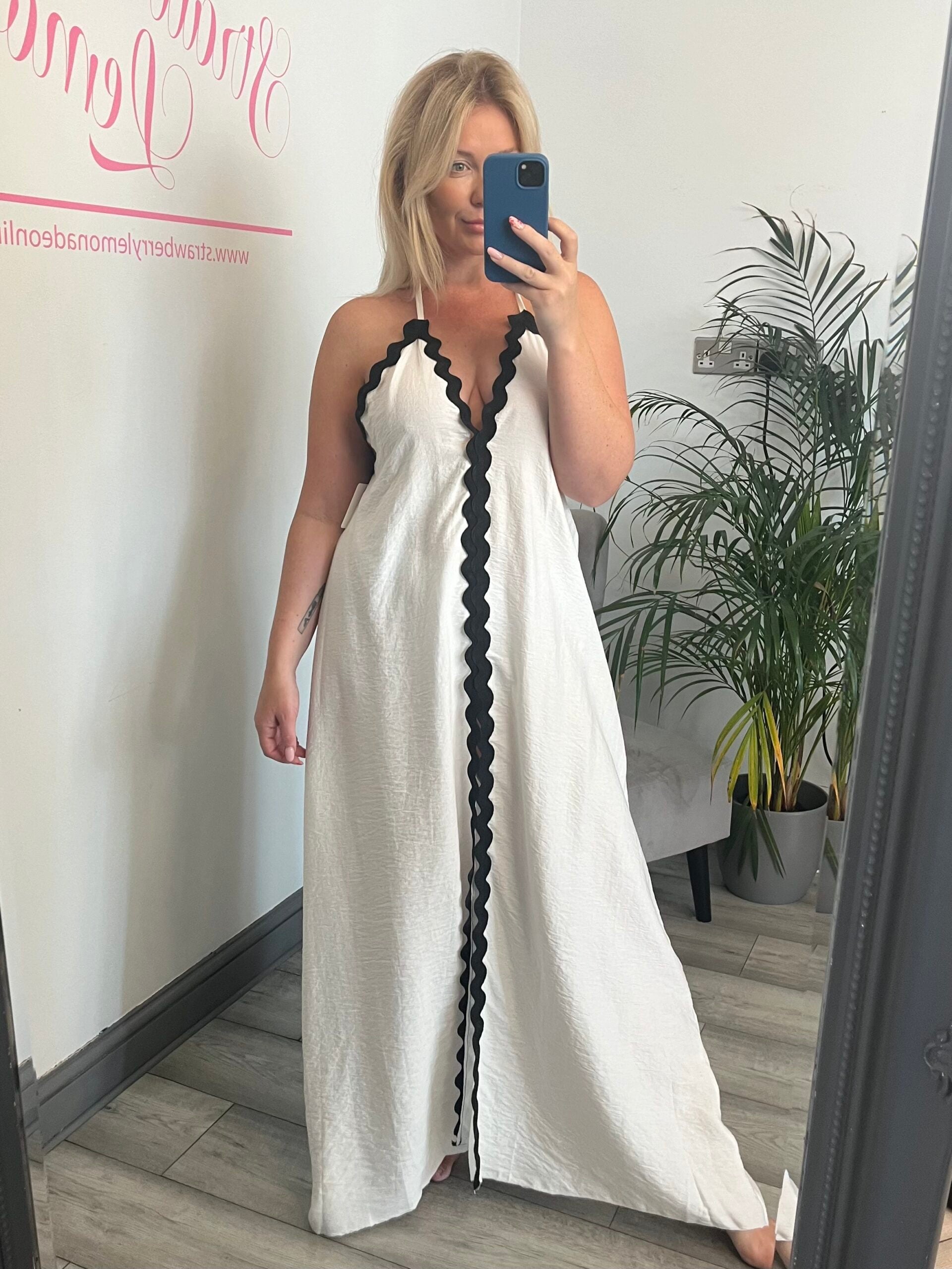Scallop Detail Maxi Dress in White image 3